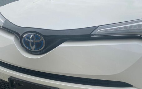 Toyota C-HR I рестайлинг, 2019 год, 2 450 000 рублей, 27 фотография