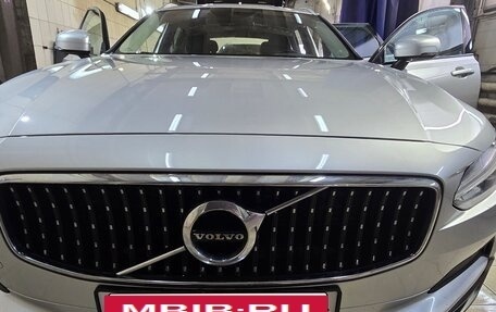 Volvo V90 Cross Country I рестайлинг, 2020 год, 3 850 000 рублей, 2 фотография