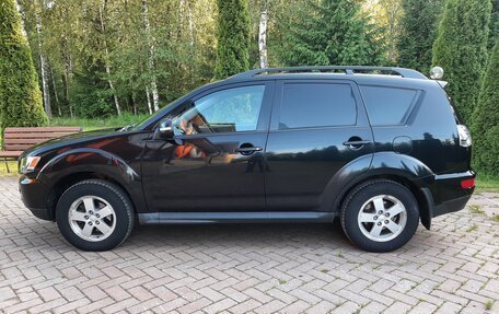Mitsubishi Outlander III рестайлинг 3, 2010 год, 1 050 000 рублей, 2 фотография