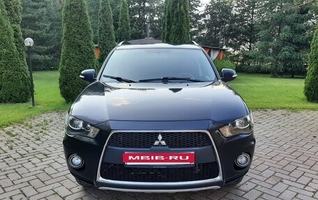 Mitsubishi Outlander III рестайлинг 3, 2010 год, 1 050 000 рублей, 8 фотография