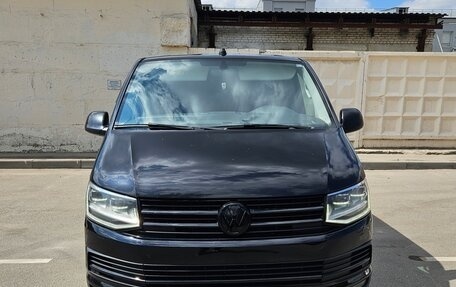 Volkswagen Multivan T6 рестайлинг, 2017 год, 2 850 000 рублей, 4 фотография