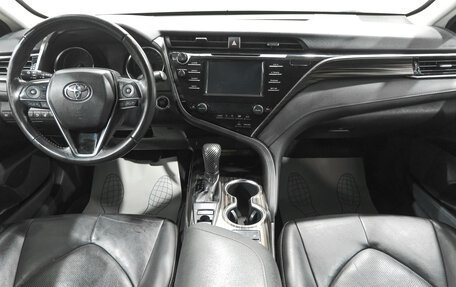 Toyota Camry, 2018 год, 2 899 000 рублей, 12 фотография