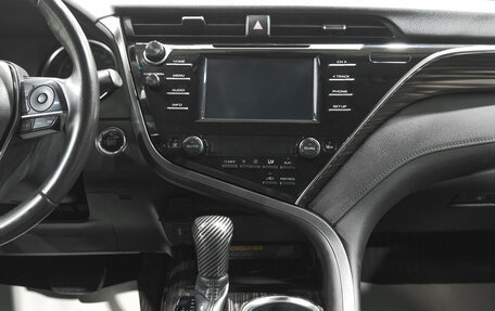 Toyota Camry, 2018 год, 2 899 000 рублей, 16 фотография