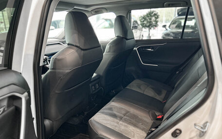 Toyota RAV4, 2024 год, 4 177 000 рублей, 12 фотография