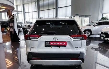 Toyota RAV4, 2024 год, 4 177 000 рублей, 6 фотография