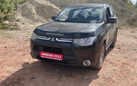 Mitsubishi Outlander III рестайлинг 3, 2012 год, 1 500 000 рублей, 1 фотография