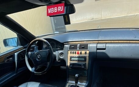 Mercedes-Benz E-Класс, 1999 год, 870 000 рублей, 10 фотография