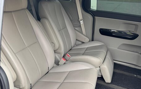 KIA Carnival III, 2018 год, 3 200 000 рублей, 8 фотография