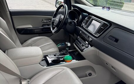 KIA Carnival III, 2018 год, 3 200 000 рублей, 7 фотография