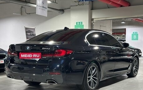 BMW 5 серия, 2021 год, 3 769 000 рублей, 3 фотография