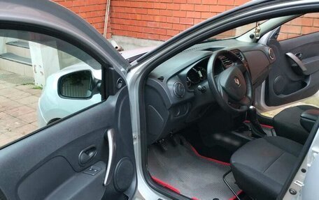 Renault Logan II, 2016 год, 850 000 рублей, 3 фотография
