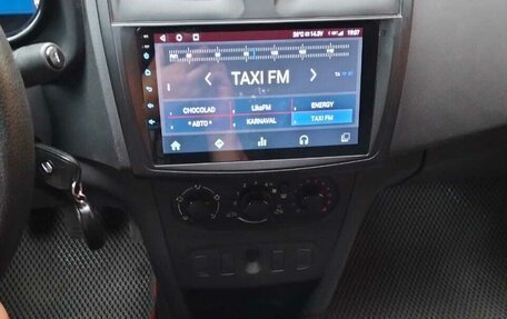 Renault Logan II, 2016 год, 850 000 рублей, 15 фотография