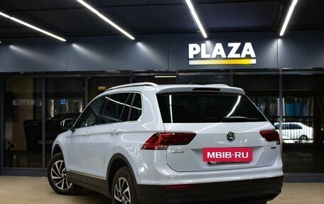 Volkswagen Tiguan II, 2018 год, 2 649 000 рублей, 3 фотография
