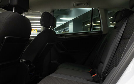 Volkswagen Tiguan II, 2018 год, 2 649 000 рублей, 13 фотография
