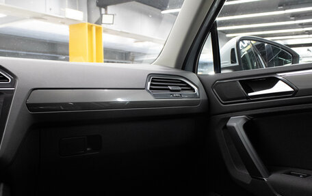 Volkswagen Tiguan II, 2018 год, 2 649 000 рублей, 9 фотография
