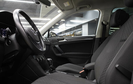 Volkswagen Tiguan II, 2018 год, 2 649 000 рублей, 11 фотография