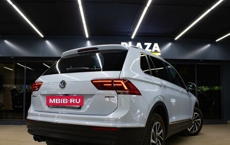 Volkswagen Tiguan II, 2018 год, 2 649 000 рублей, 6 фотография