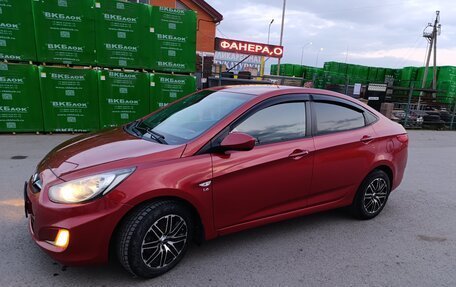 Hyundai Solaris II рестайлинг, 2011 год, 880 000 рублей, 3 фотография