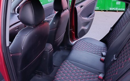 Hyundai Solaris II рестайлинг, 2011 год, 880 000 рублей, 10 фотография