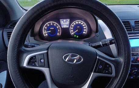 Hyundai Solaris II рестайлинг, 2011 год, 880 000 рублей, 17 фотография