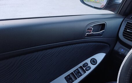 Hyundai Solaris II рестайлинг, 2011 год, 880 000 рублей, 18 фотография