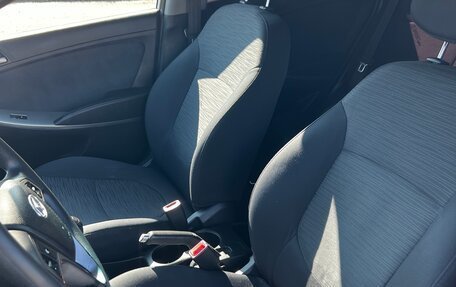 Hyundai Solaris II рестайлинг, 2015 год, 615 000 рублей, 9 фотография