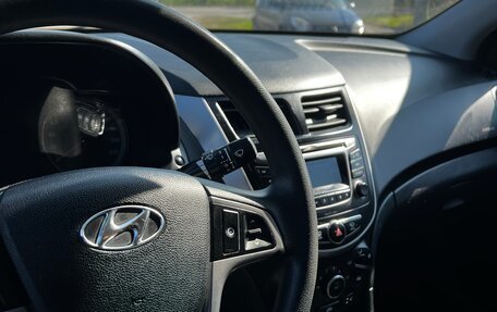 Hyundai Solaris II рестайлинг, 2015 год, 615 000 рублей, 10 фотография