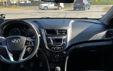 Hyundai Solaris II рестайлинг, 2015 год, 615 000 рублей, 12 фотография