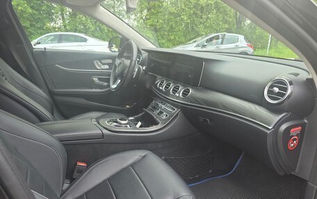 Mercedes-Benz E-Класс, 2017 год, 3 650 000 рублей, 7 фотография