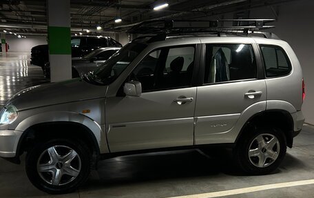 Chevrolet Niva I рестайлинг, 2010 год, 460 000 рублей, 7 фотография