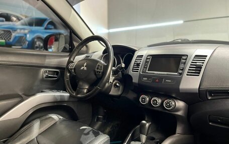 Mitsubishi Outlander III рестайлинг 3, 2012 год, 1 595 000 рублей, 15 фотография