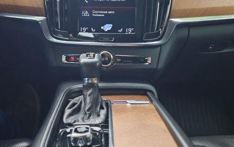 Volvo S90 II рестайлинг, 2017 год, 3 050 000 рублей, 9 фотография