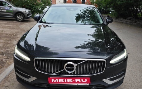 Volvo S90 II рестайлинг, 2017 год, 3 050 000 рублей, 2 фотография