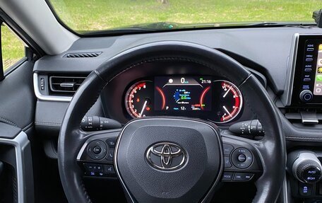 Toyota RAV4, 2020 год, 3 800 000 рублей, 8 фотография