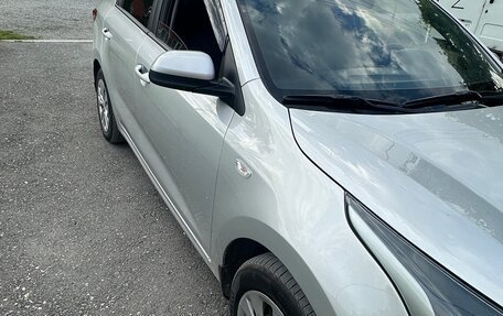 KIA Rio IV, 2018 год, 1 250 000 рублей, 2 фотография