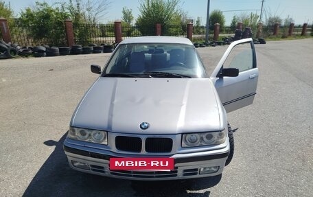 BMW 3 серия, 1993 год, 320 000 рублей, 3 фотография