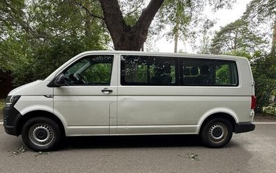 Volkswagen Caravelle T6 рестайлинг, 2016 год, 1 800 000 рублей, 1 фотография