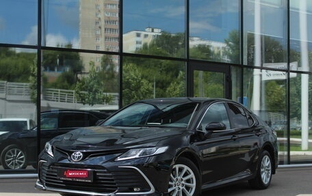 Toyota Camry, 2021 год, 3 358 000 рублей, 1 фотография