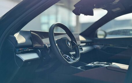 BMW 5 серия, 2024 год, 8 700 000 рублей, 17 фотография