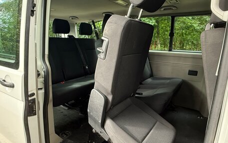 Volkswagen Caravelle T6 рестайлинг, 2016 год, 1 800 000 рублей, 4 фотография