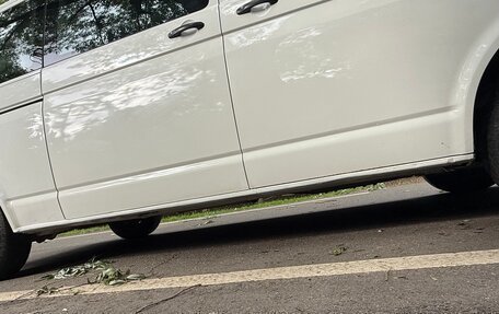 Volkswagen Caravelle T6 рестайлинг, 2016 год, 1 800 000 рублей, 3 фотография