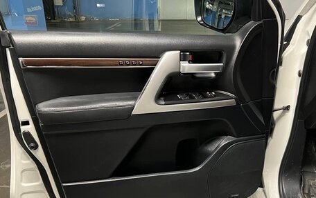 Toyota Land Cruiser 200, 2019 год, 7 500 000 рублей, 4 фотография