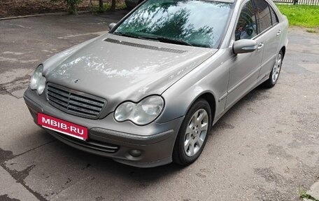 Mercedes-Benz C-Класс, 2006 год, 600 000 рублей, 4 фотография
