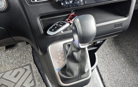 Hyundai Staria, 2022 год, 3 882 000 рублей, 9 фотография