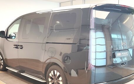 Hyundai Staria, 2023 год, 4 790 000 рублей, 6 фотография
