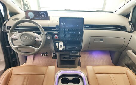Hyundai Staria, 2023 год, 4 790 000 рублей, 13 фотография