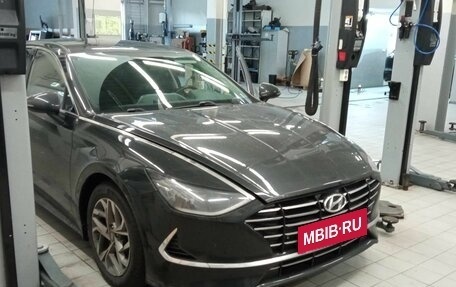 Hyundai Sonata VIII, 2019 год, 1 850 000 рублей, 2 фотография