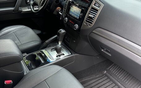 Mitsubishi Pajero IV, 2019 год, 4 100 000 рублей, 14 фотография