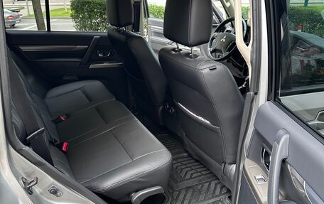 Mitsubishi Pajero IV, 2019 год, 4 100 000 рублей, 13 фотография