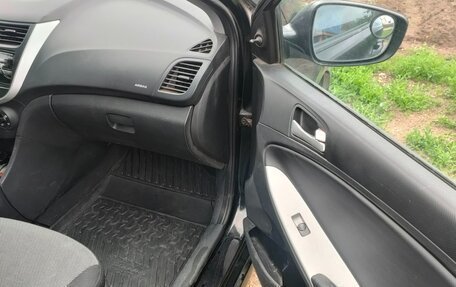 Hyundai Solaris II рестайлинг, 2012 год, 750 000 рублей, 4 фотография